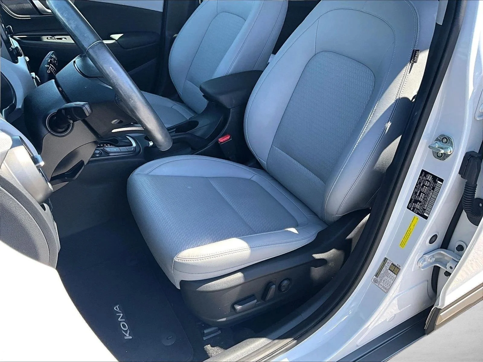 Used 2021 Chalk White Hyundai Ultimate image 24