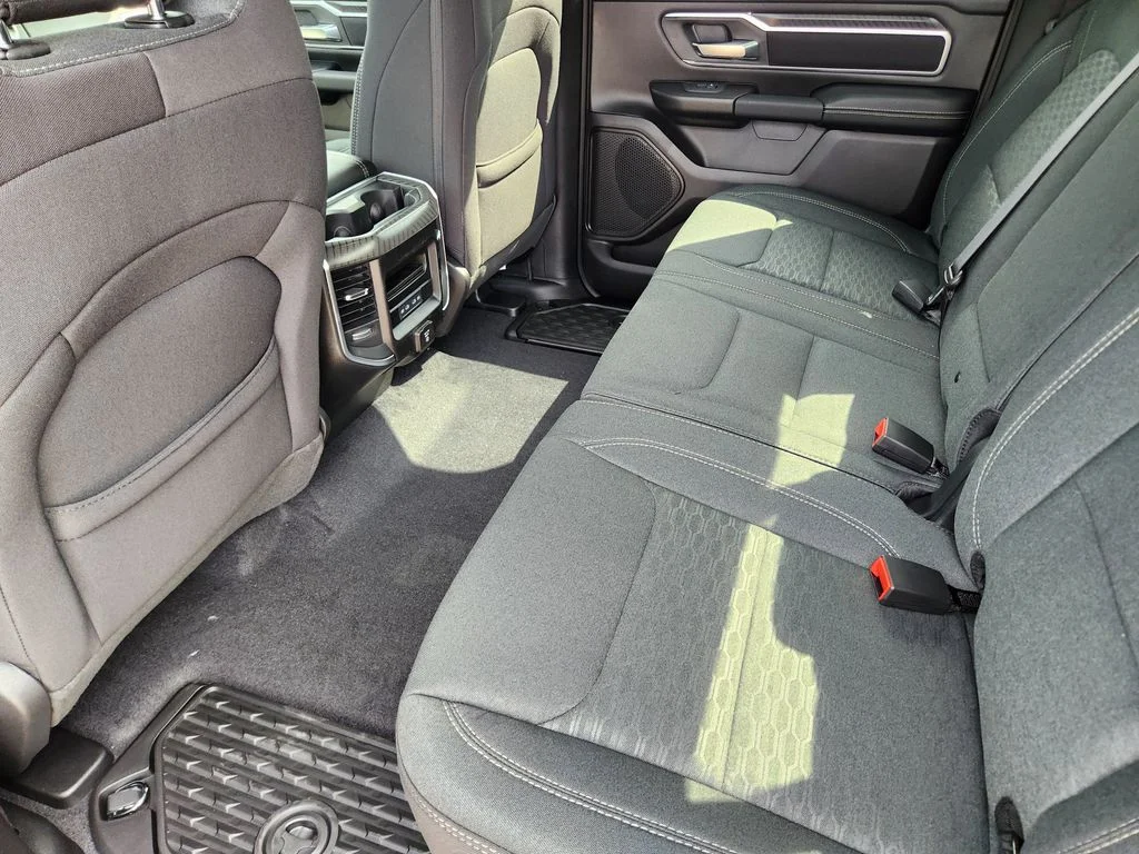 New 2026 Diamond Black Crystal Pearl-Coat Exterior Paint RAM Big Horn/Lone Star image 20