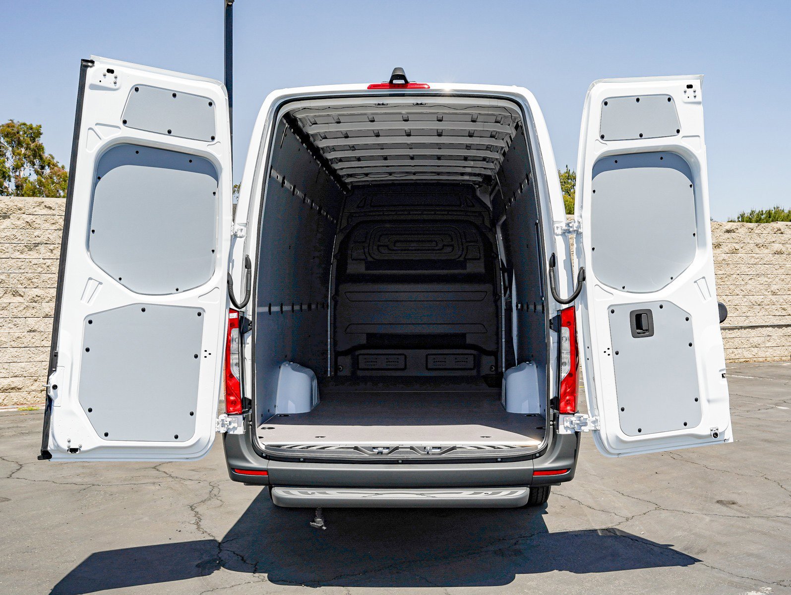 New 2026 Arctic White Mercedes-Benz 2500 High Roof I4 Diesel HO 170 Extended RWD image 7