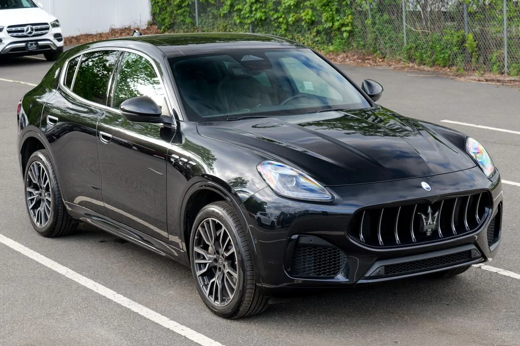New 2025 Nero Noctis Black Maserati Base image 9