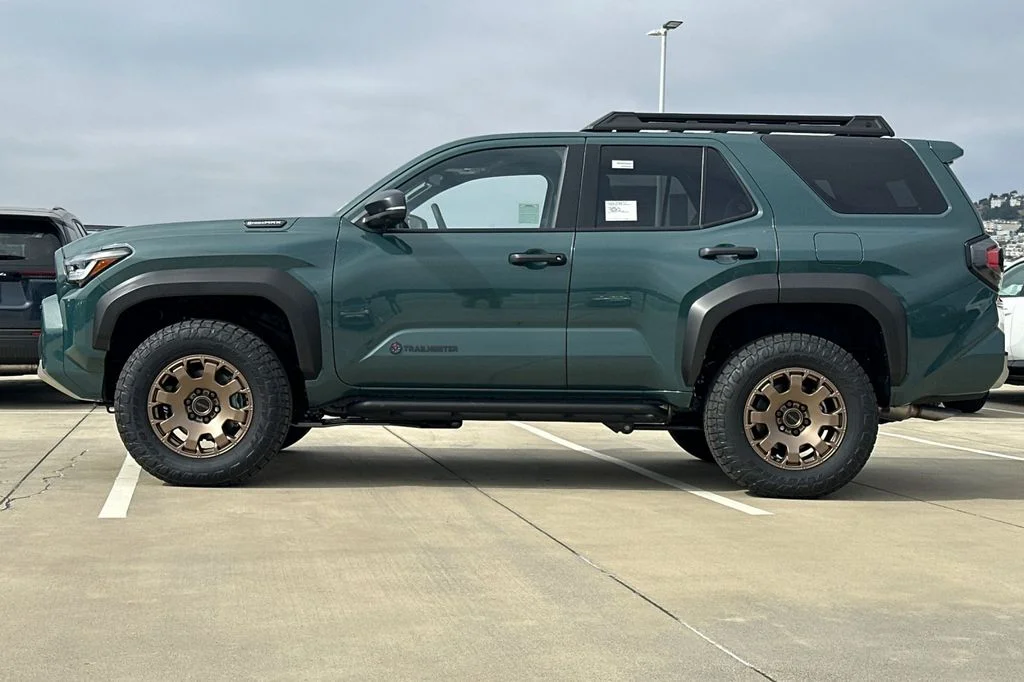 New 2026 Everest Toyota 4Runner Trailhunter image 7