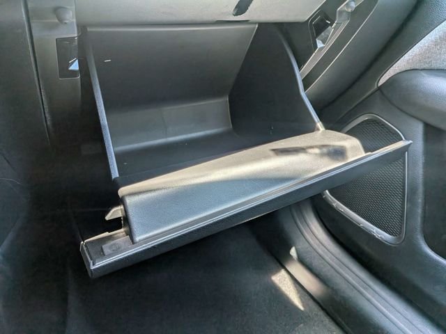 Used 2024 White Jeep Latitude image 21