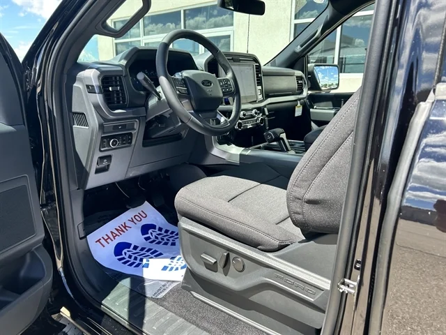 New 2026 Agate Black Metallic FORD XLT image 16