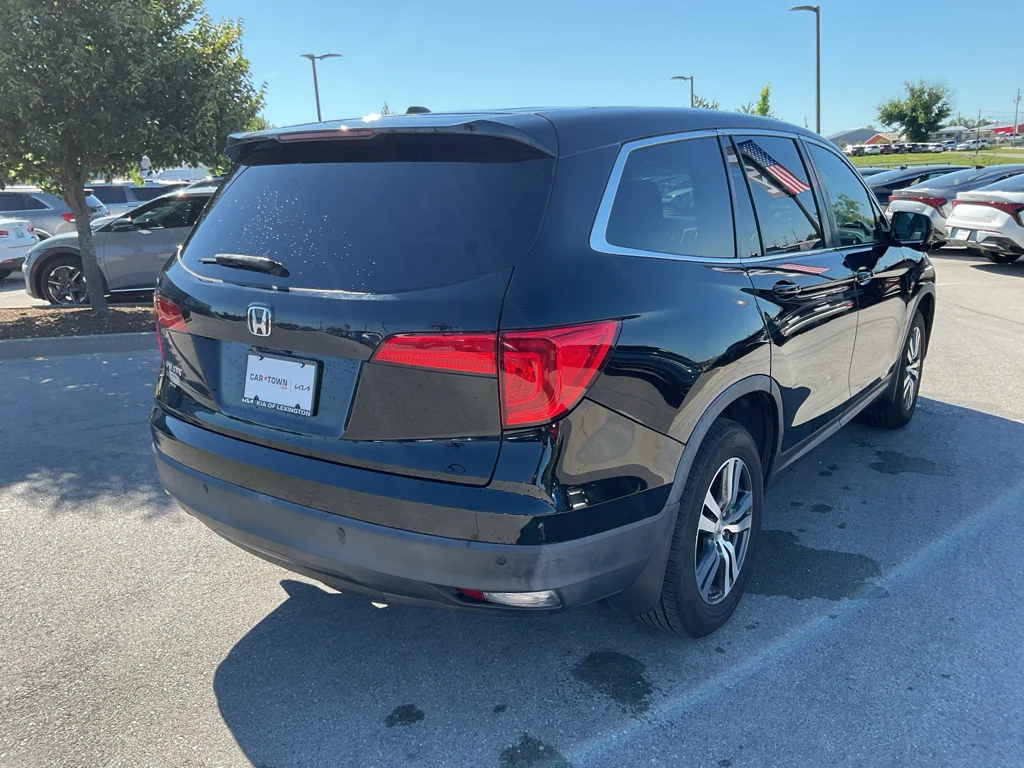Used 2017 Crystal Black Pearl Honda EX-L image 10