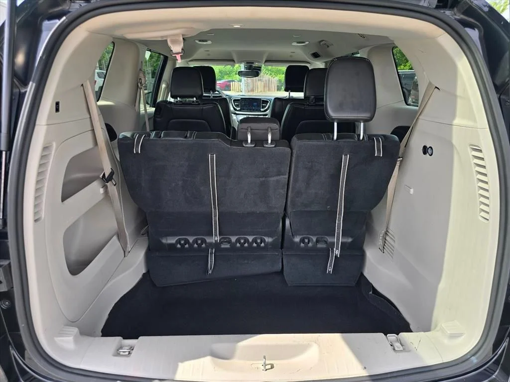Used 2023 Black Chrysler Touring L image 26