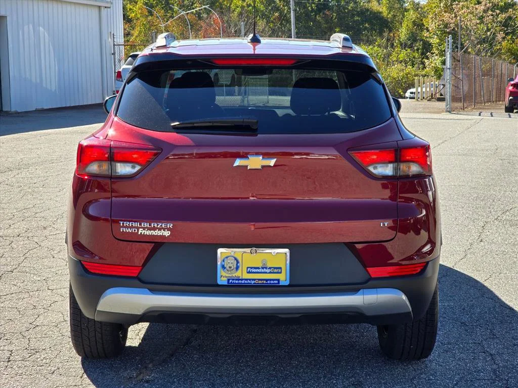Used 2025 Crimson Metallic Chevrolet LT image 6