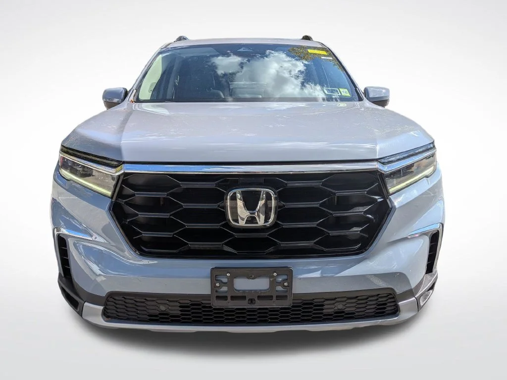 Used 2025  Honda Touring image 8