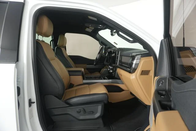 Used 2026 Oxford White Ford Lariat image 32
