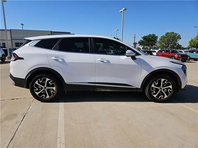 Used 2025 Glacial White Pearl KIA EX Front-Wheel Drive image 2