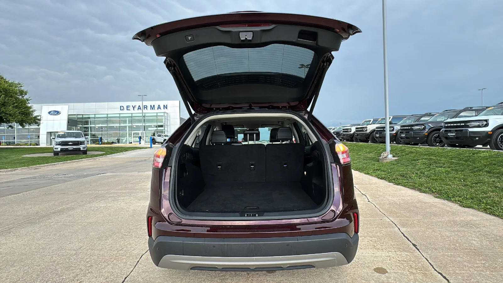 Used 2023 Red Ford SEL image 13