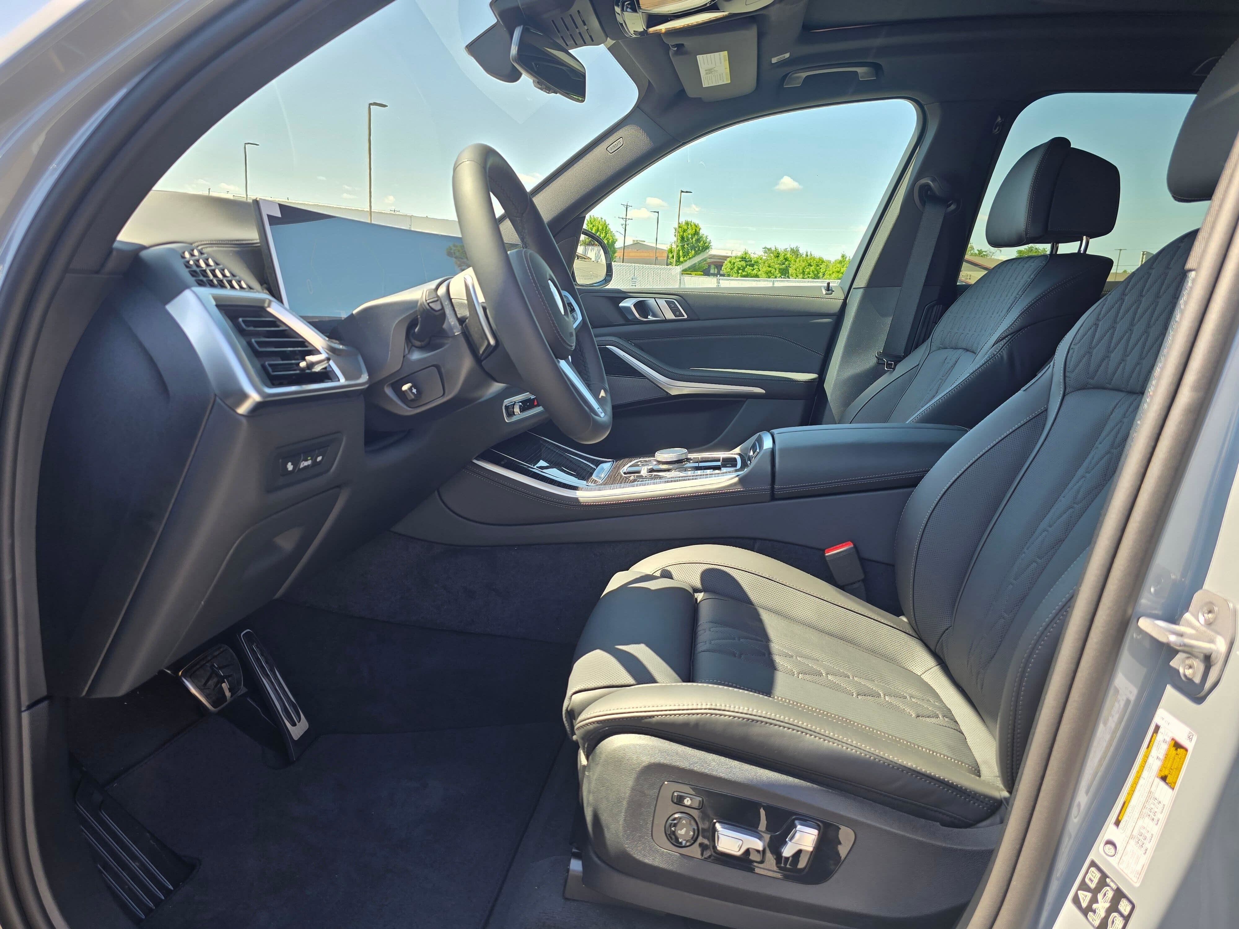 New 2026 Brooklyn Grey Metallic BMW xDrive40i image 10