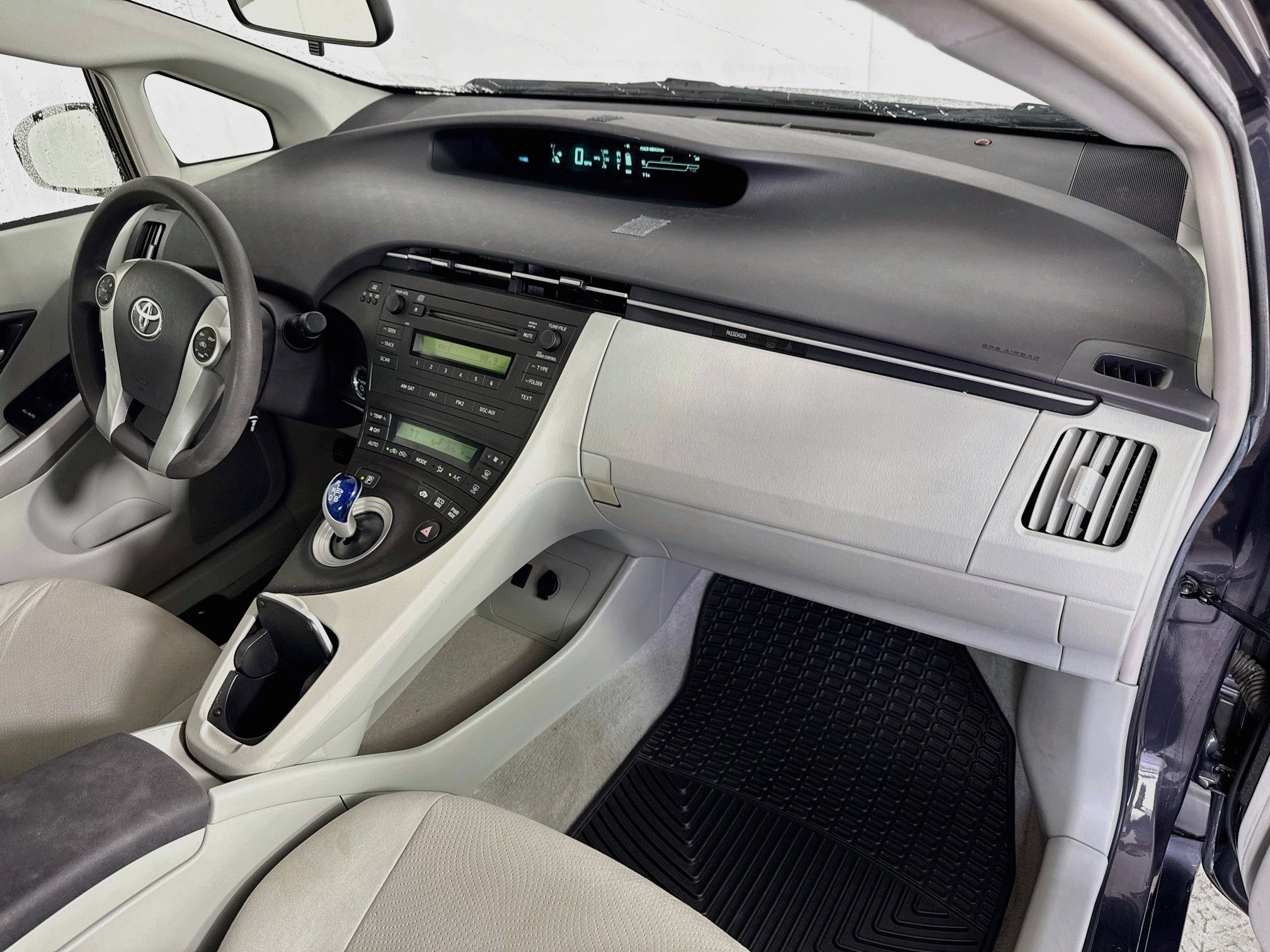 Used 2010 Winter Gray Metallic Toyota II image 25