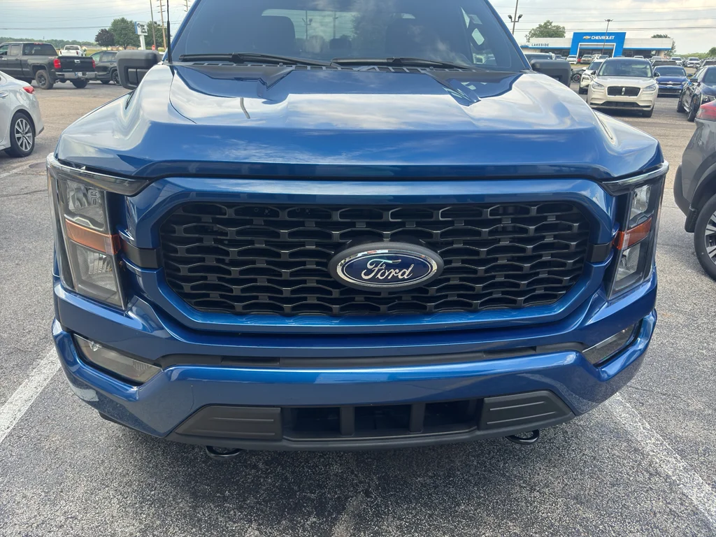 Used 2023 Atlas Blue Metallic Ford XL image 3