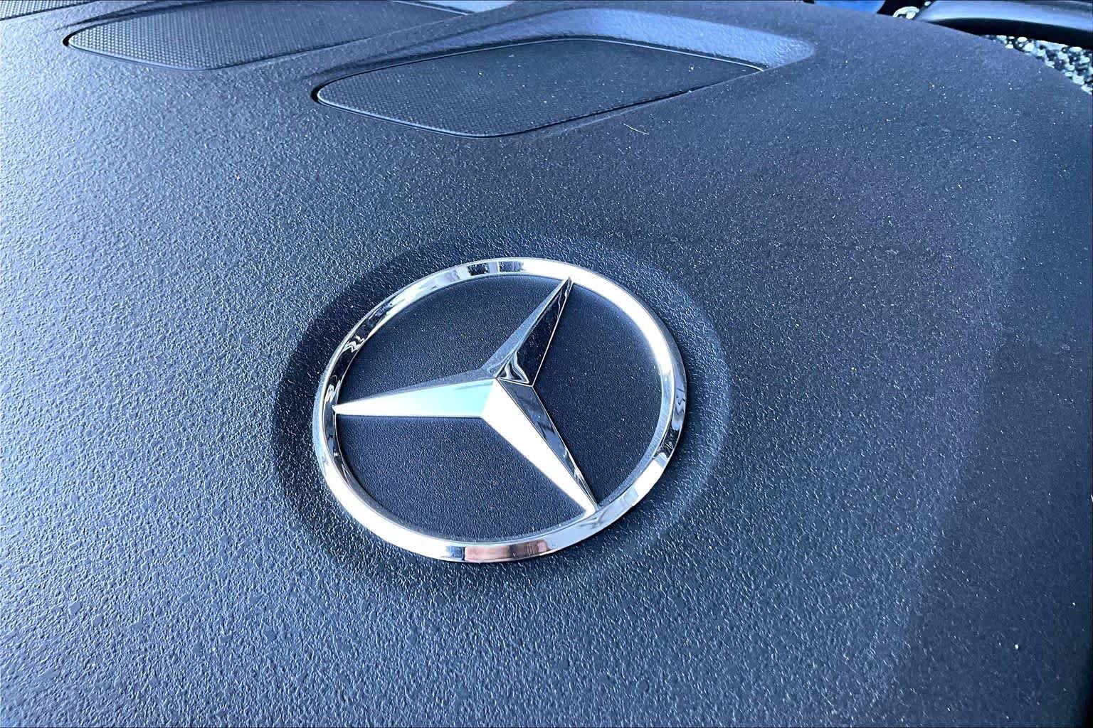 New 2026 Night Black Mercedes-Benz GLB 250 image 17