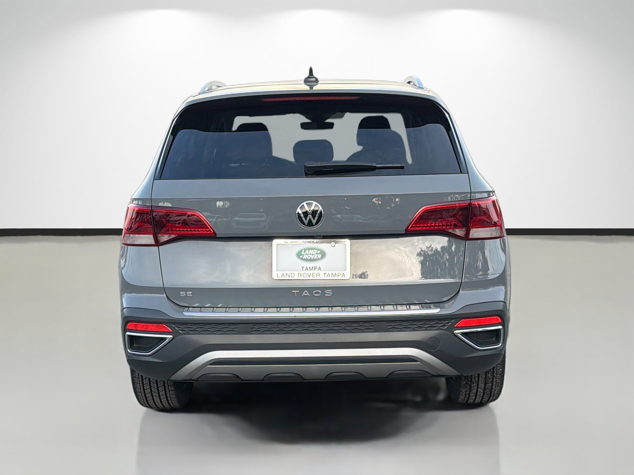 Used 2024 Pure Gray Volkswagen SE image 4