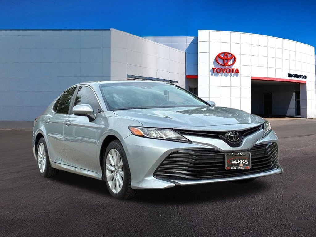 Used 2018 Silver Toyota LE image 10