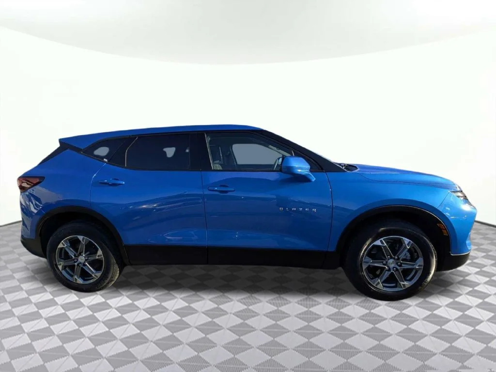 Certified Used 2025 Rip Tide Blue Chevrolet LT image 2