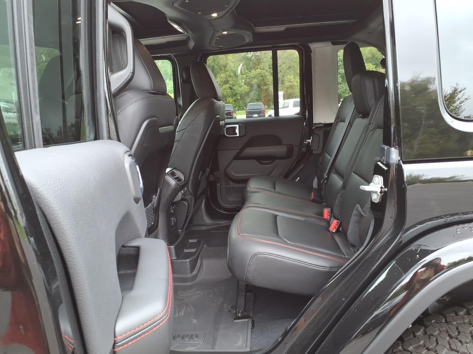 New 2027 Black Clear-Coat Paint Jeep Rubicon X image 29