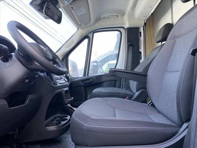 Used 2023 Bright White Clearcoat RAM  image 24