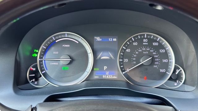 Used 2017 Atomic Silver Lexus 300h image 37