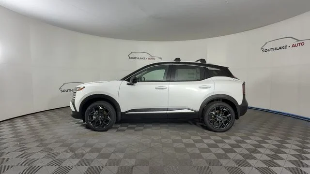New 2026 Aspen White TriCoat / Super Black Two-tone Nissan SR image 5