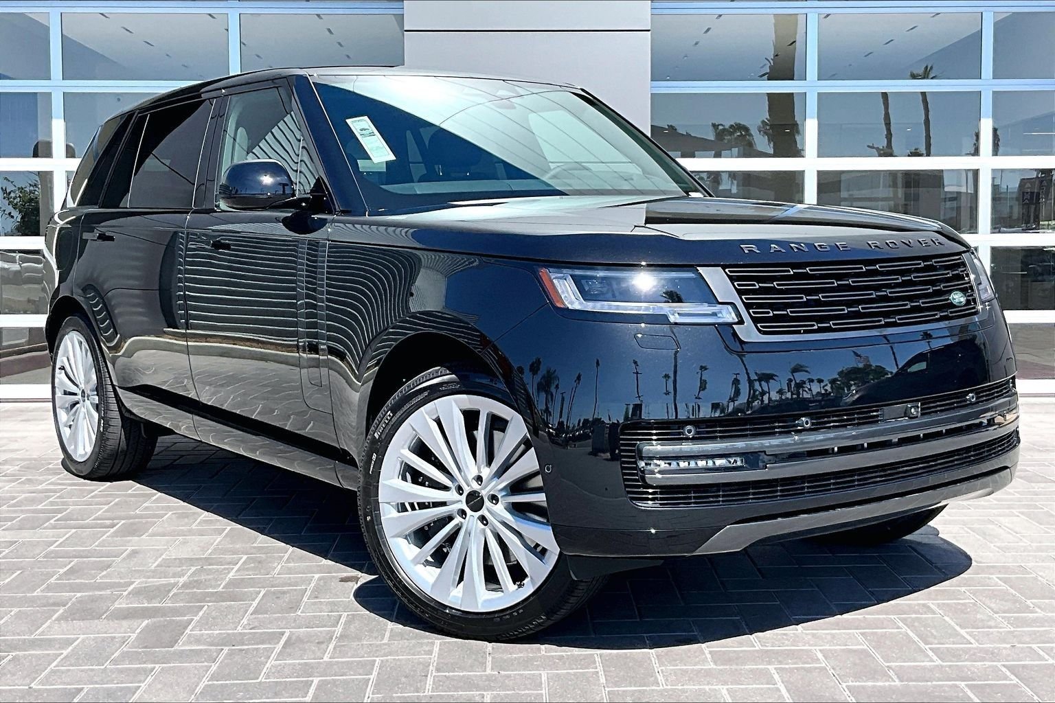 New 2026 Santorini Black Land Rover SE image 2