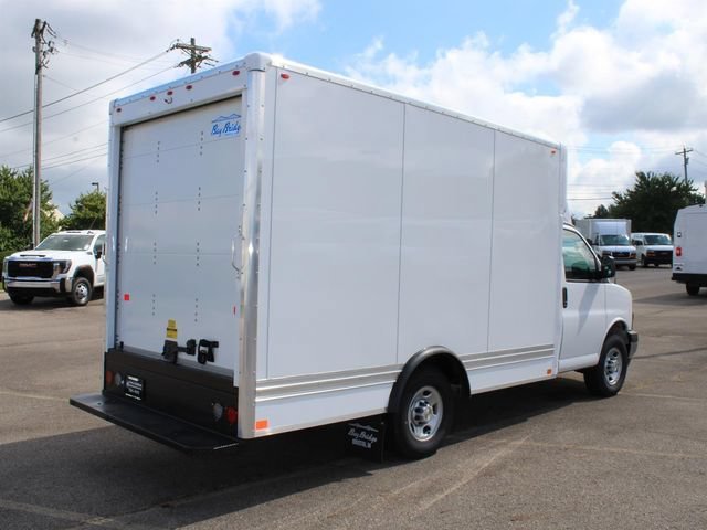 New 2026 Summit White Chevrolet 1WT image 3