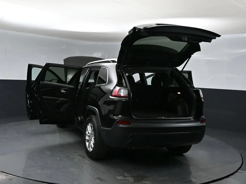 Used 2019 Black Jeep Latitude image 37