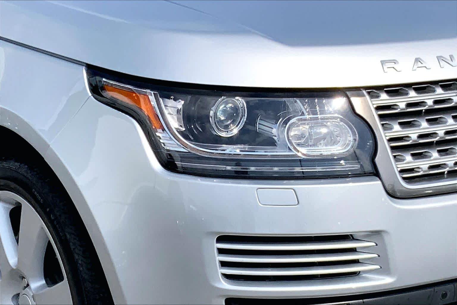 Used 2017 Silicon Silver Metallic Land Rover  image 25