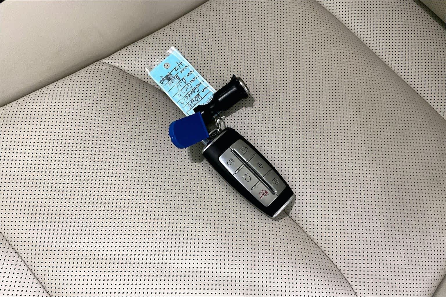 Used 2025 Capri Blue Genesis 2.5T image 15