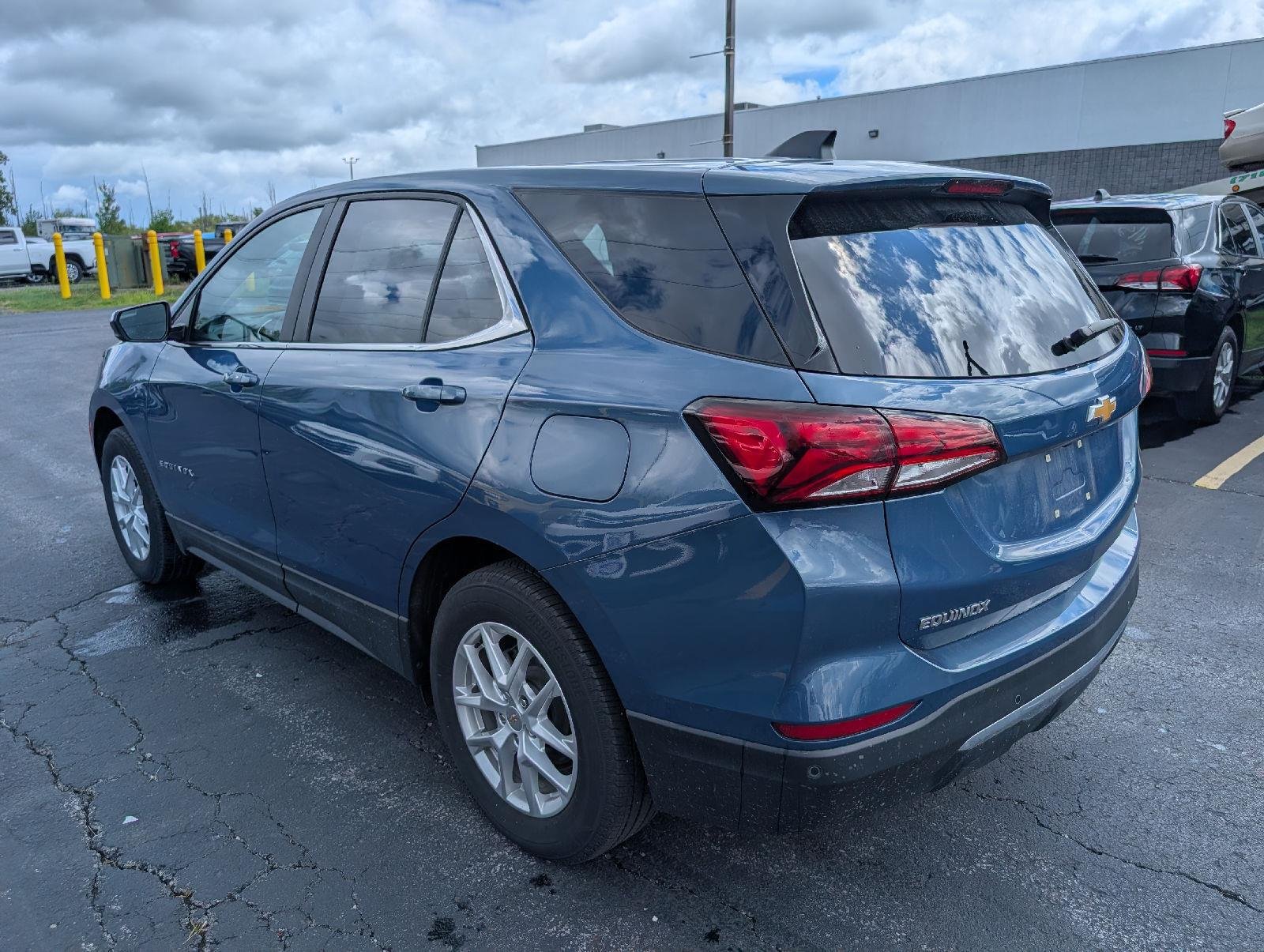 Used 2024 Lakeshore Blue Metallic Chevrolet LT image 6