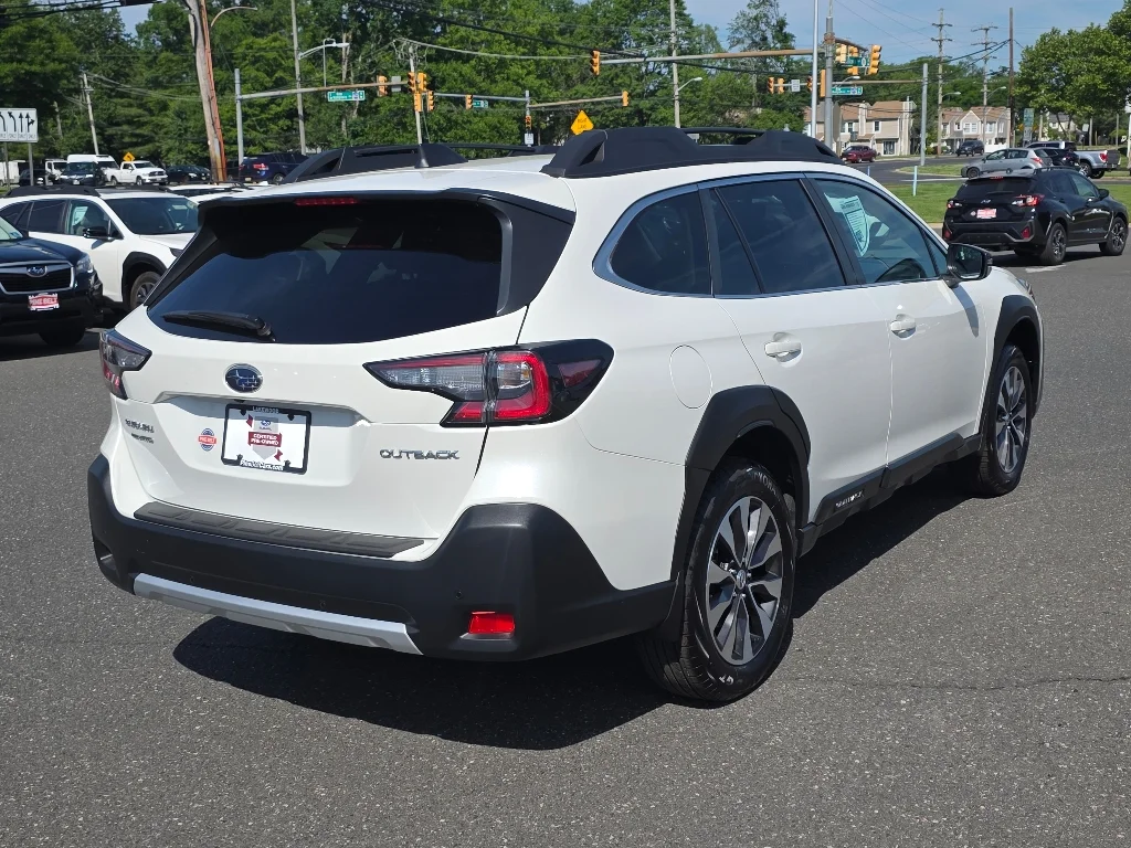 2025 Subaru Outback Limited - Photo 16
