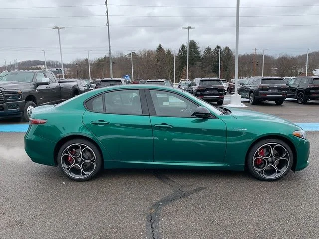 New 2026 Verde (Green) Fangio MetallicExterior Paint Alfa Romeo Veloce AWD image 8
