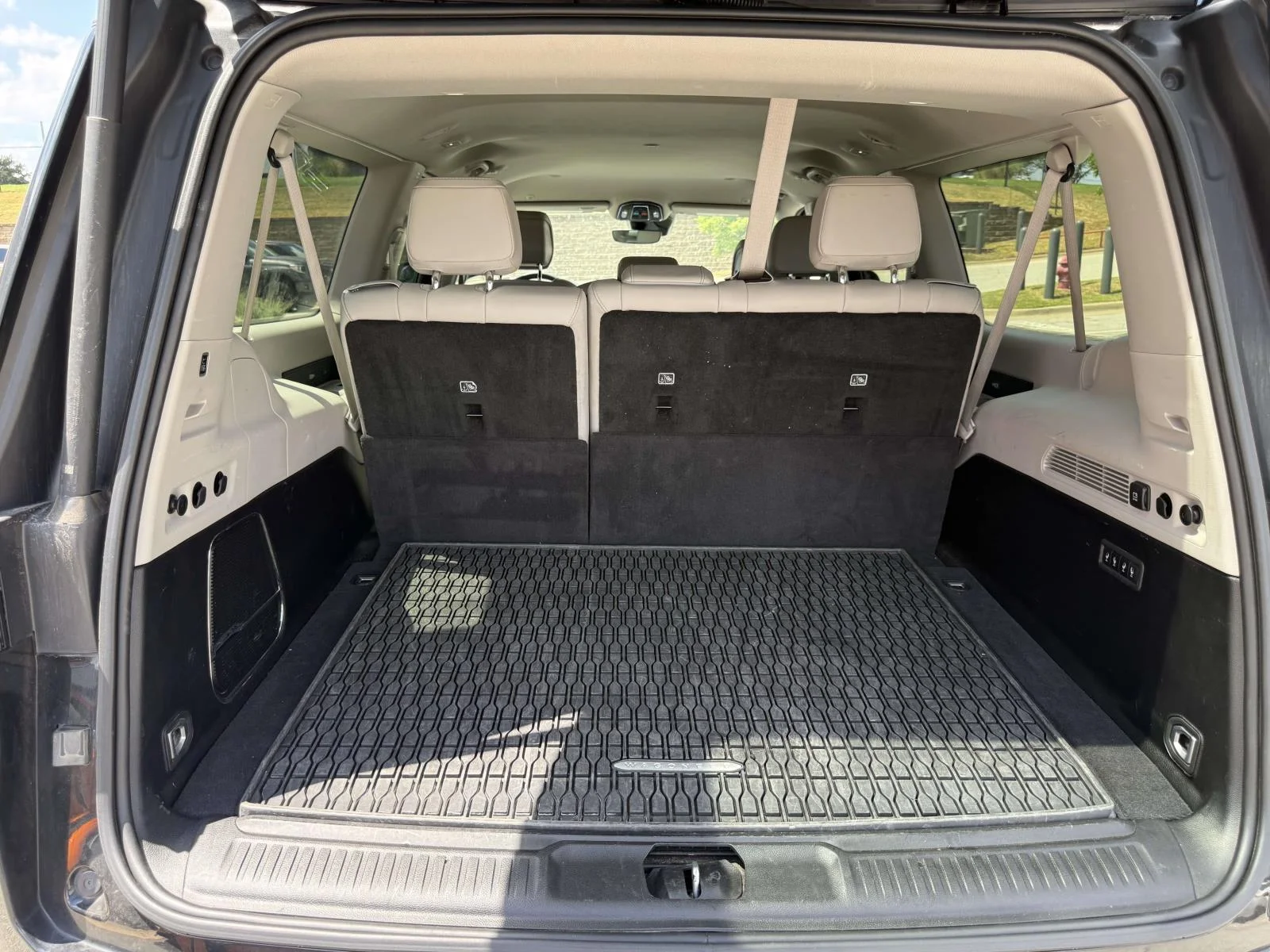Used 2024 Black Jeep Series II image 6