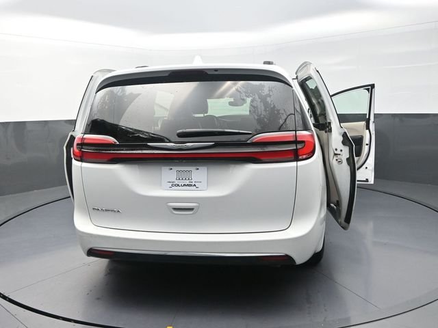 Used 2022 White Chrysler Touring L image 36