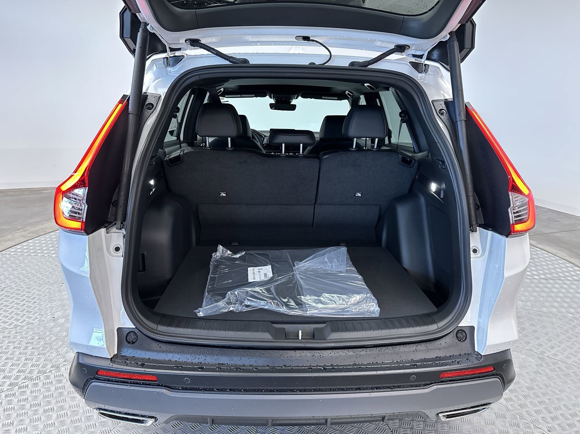 New 2026 Platinum White Pearl Honda Sport Touring image 24