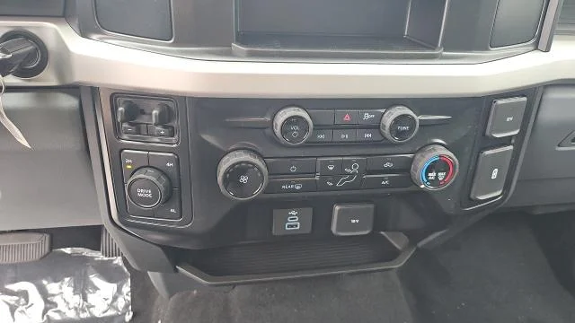 New 2026 Oxford White Ford XL 4WD image 31