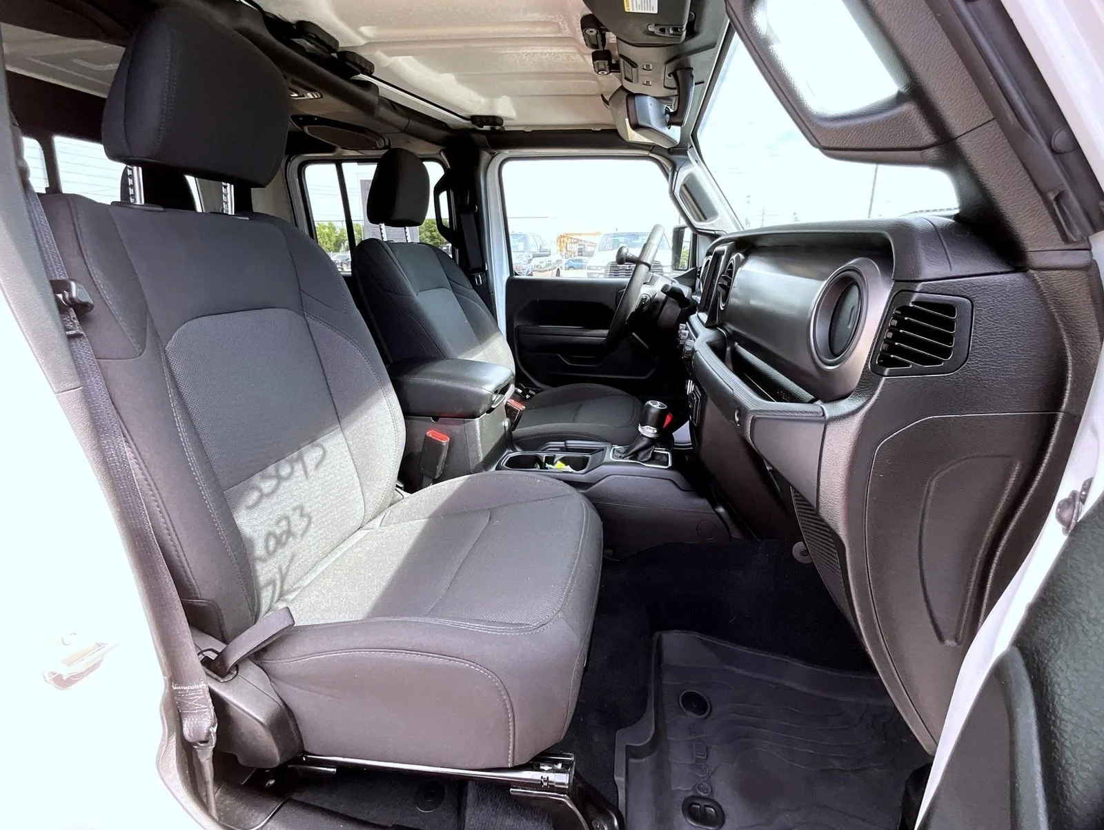 Used 2023 White Jeep Sport S image 16