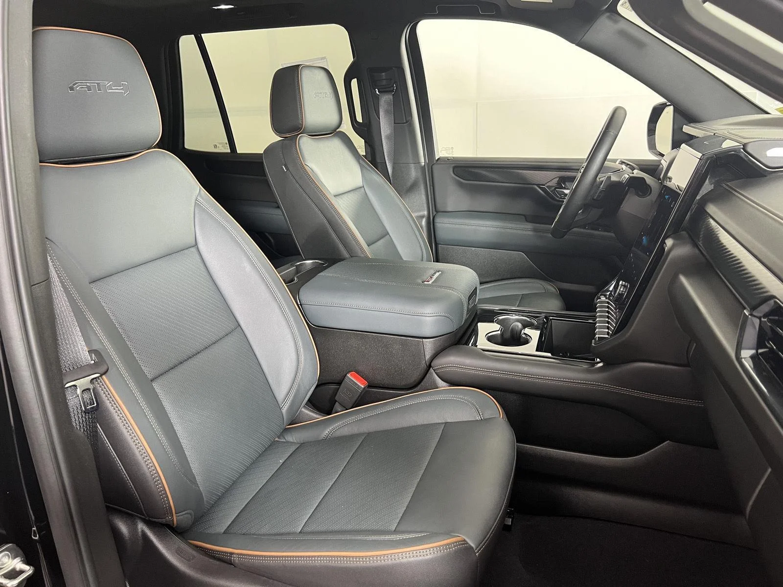 Used 2026 Onyx Black GMC AT4 image 29