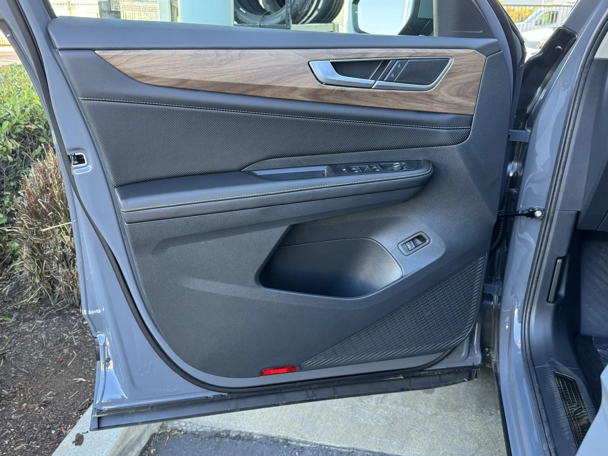 New 2026 Pure Gray Volkswagen 2.0T SE w/Technology image 18