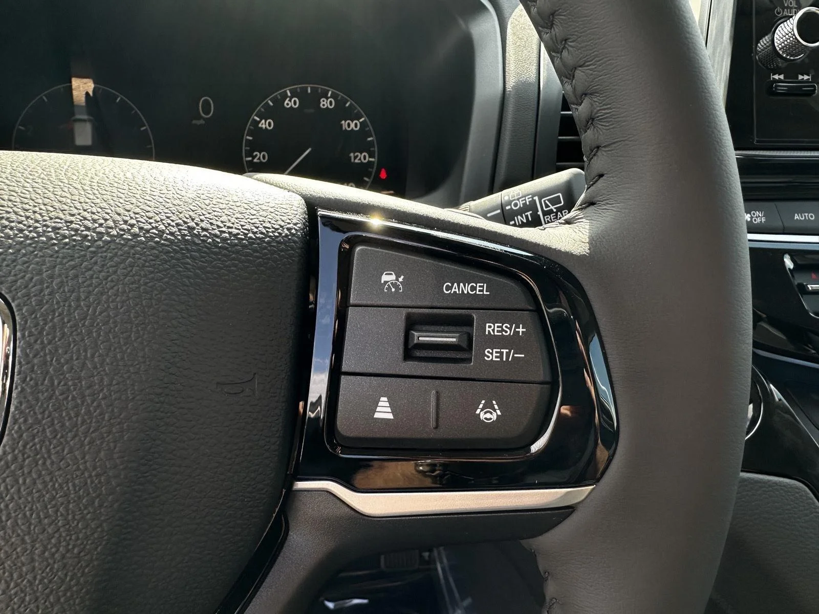 New 2026 Platinum White Pearl Honda Touring image 19