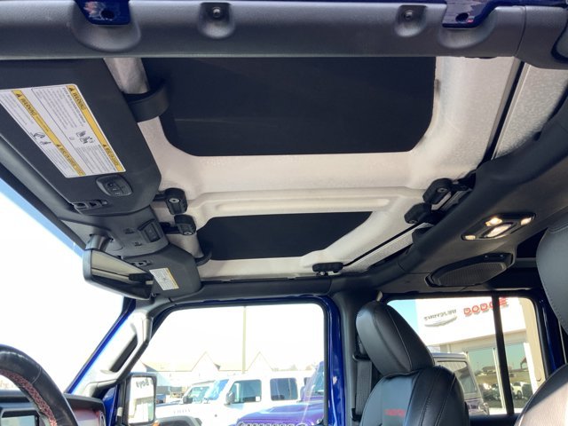 Used 2020 Ocean Blue Metallic Clearcoat Jeep Rubicon image 23