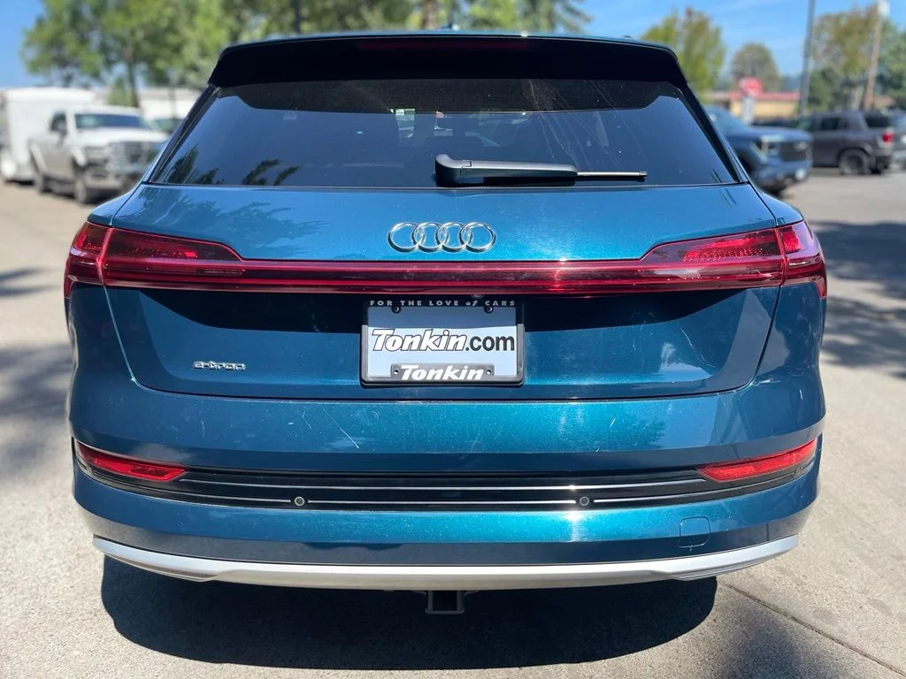 Used 2019 Galaxy Blue Metallic Audi Prestige image 5