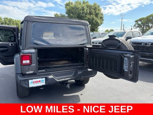 Used 2020 Gray Jeep Unlimited Sport S image 16