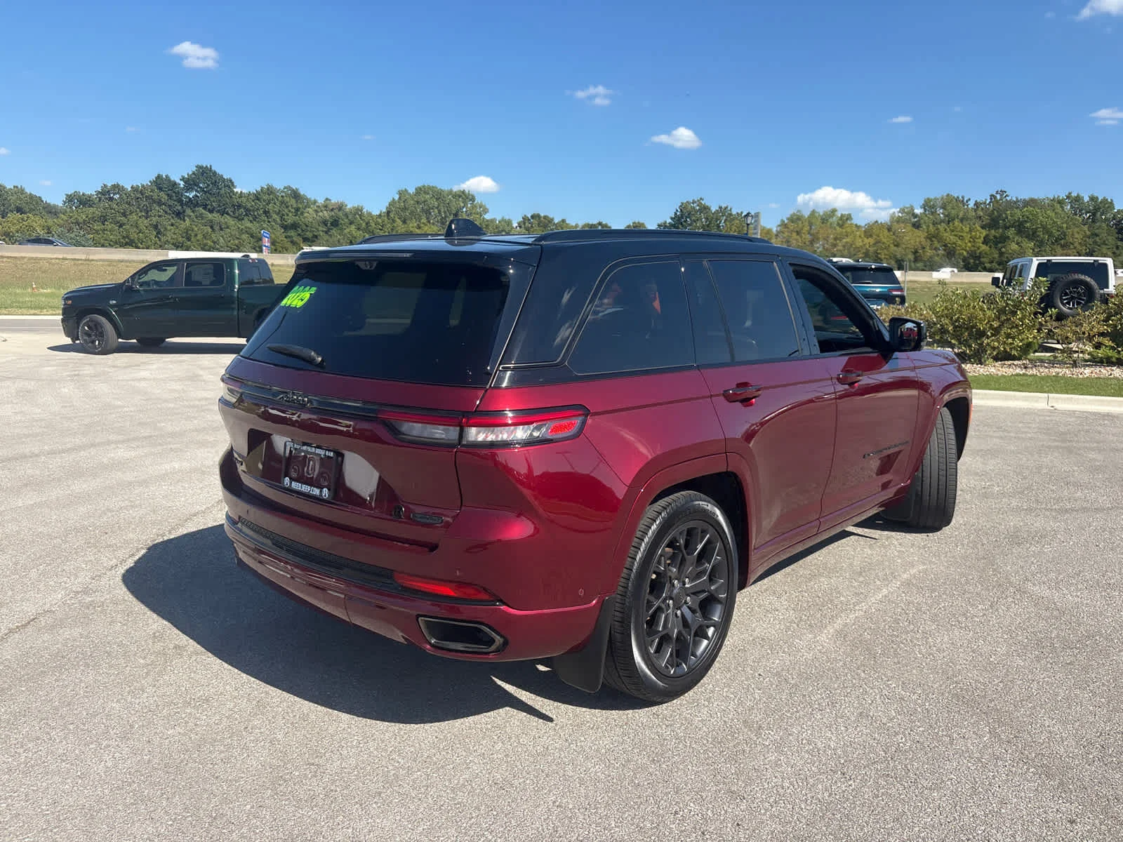 Used 2025 Velvet Red Pearlcoat Jeep Summit Reserve image 10
