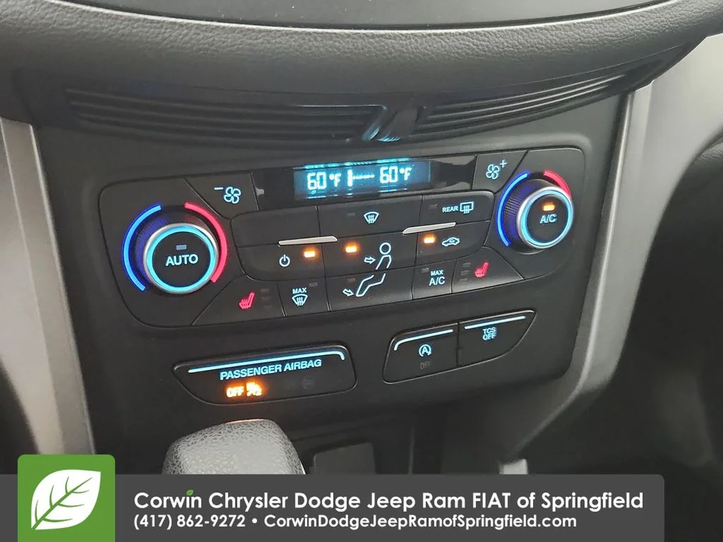 Used 2018 Blue Ford SE image 26