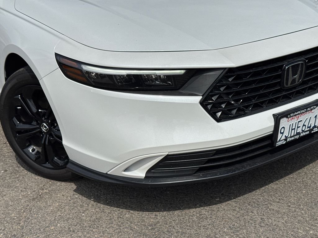 Used 2024 White Honda EX image 6