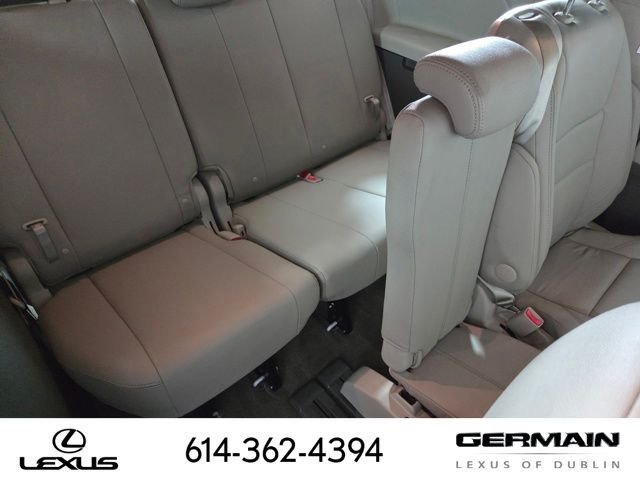Used 2017 White Toyota XLE image 19