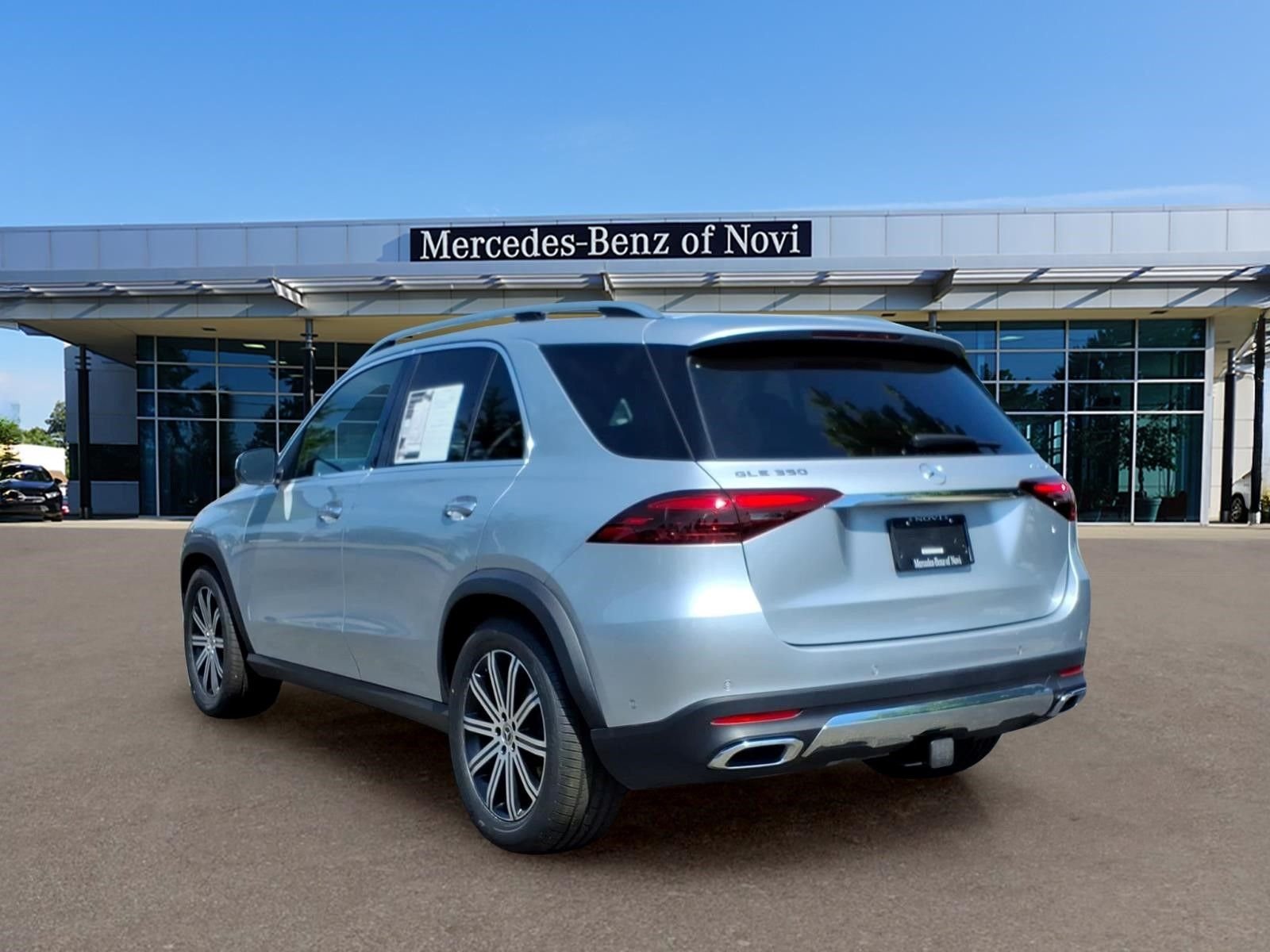 Certified Used 2025  Mercedes-Benz GLE 350 image 3