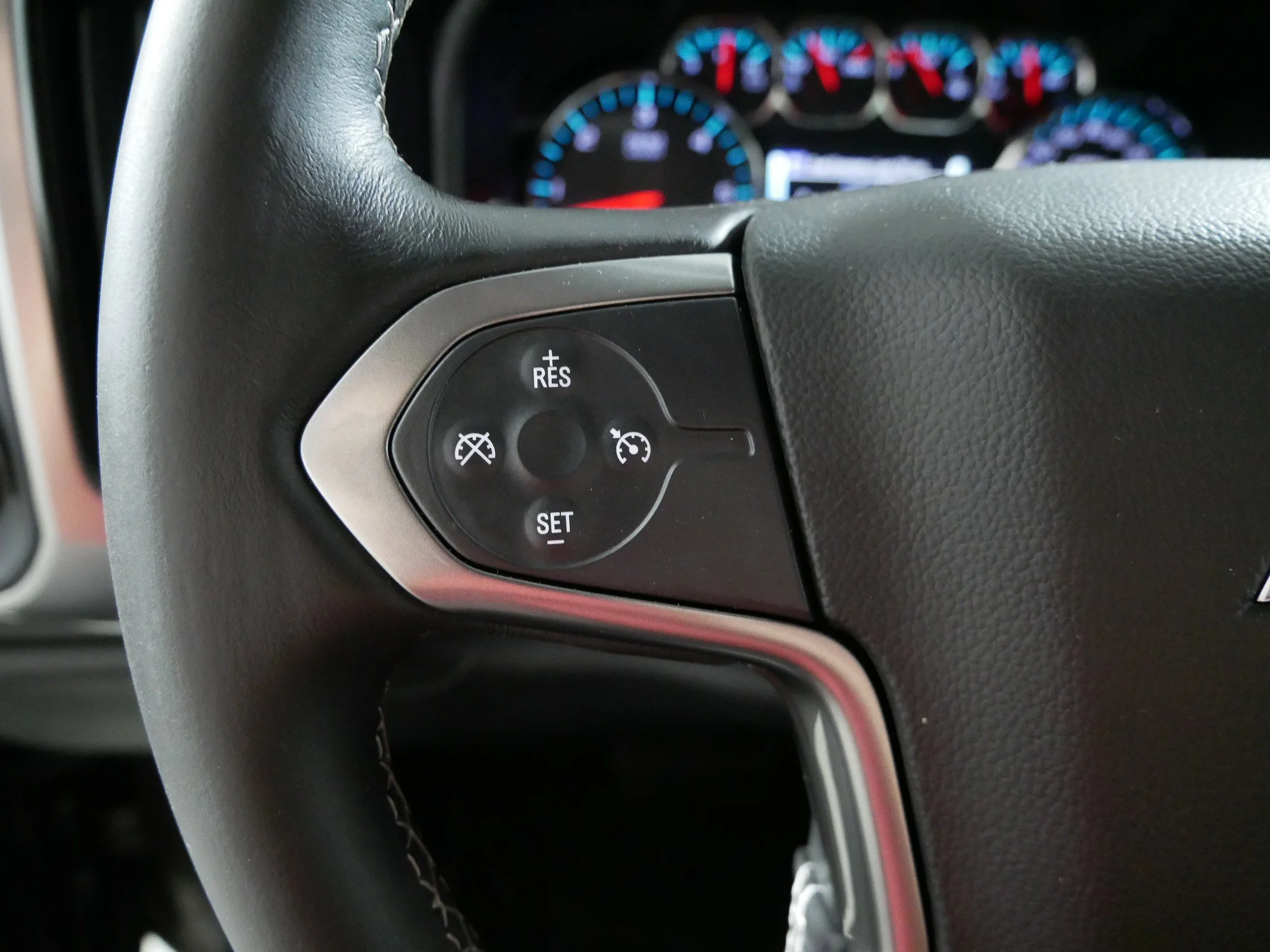 Used 2015 Brownstone Metallic Chevrolet LT image 27
